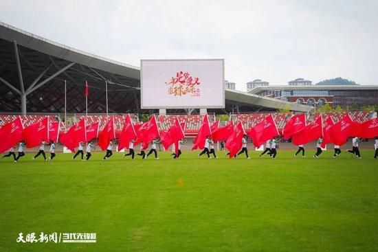 预告片中这些返璞归真的细节，无疑将大众的思绪带回到了曾经的美好时光，;春暖花开的朝气荷尔蒙气息与 ;青春万岁的怀旧欢乐气氛不言而喻